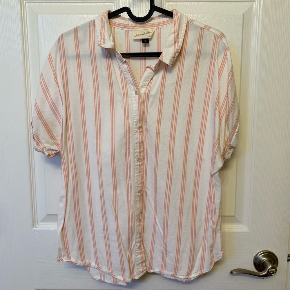 Universal Thread | Button Up Top - image 1